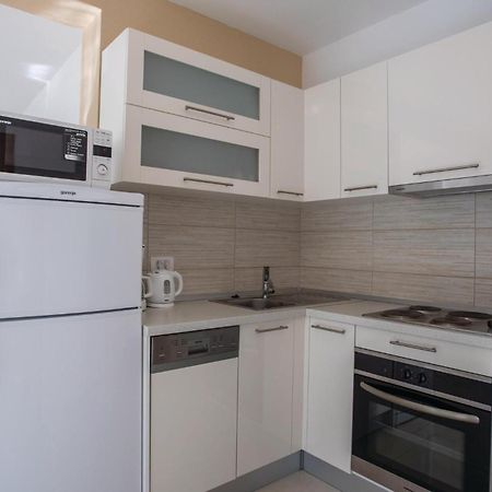 1 Bedroom Lovely Apartment In Komarna Klek Dış mekan fotoğraf